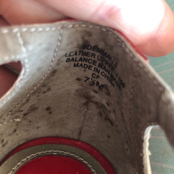 Bandolino red and white - Picture 6 of 7